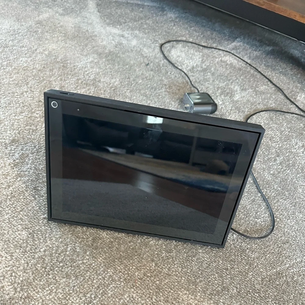 Facebook Portal - Picture 1 of 4